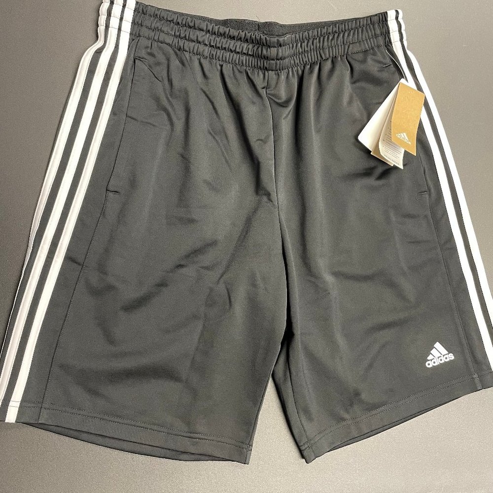 adidas  (L)   black